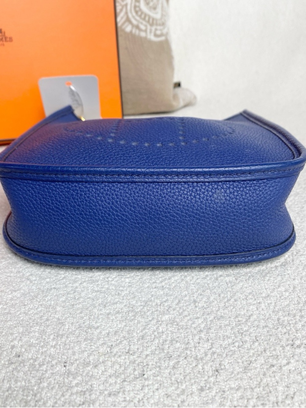 Hermès | Mini Evelyne Sapphire Blue | Mint Condition - Picture 5 of 9